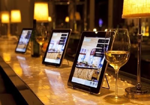 Top 5 Reasons Why Restaurants Need A Digital Makeover